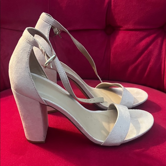 Elegant Light Pink Block Heel Sandals - Picture 1 of 4